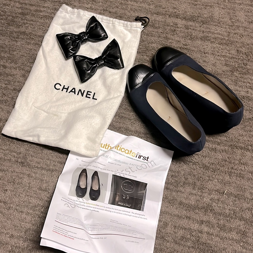 Chanel cap toe heels - Size 39